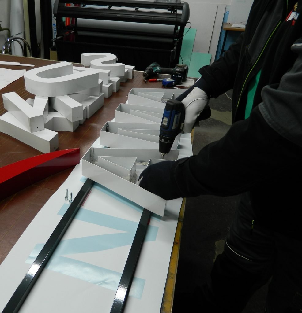 kaip gaminama reklama